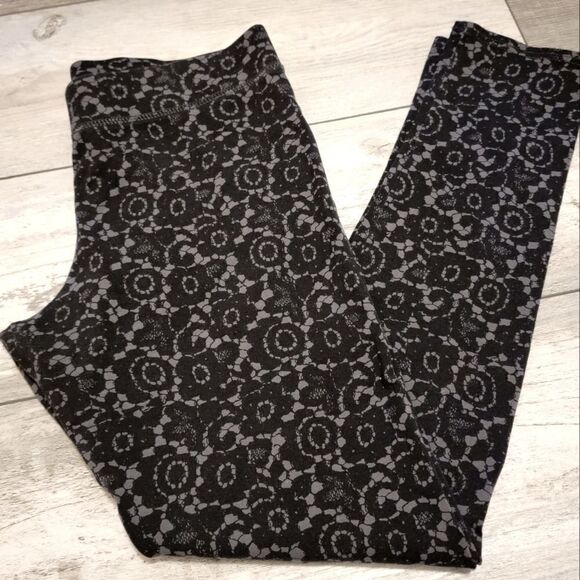 Aerie Lace Print Leggings  - Picture 1 of 3
